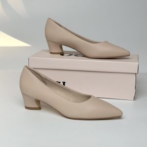 Escarpin A Demi Talon Carré Beige